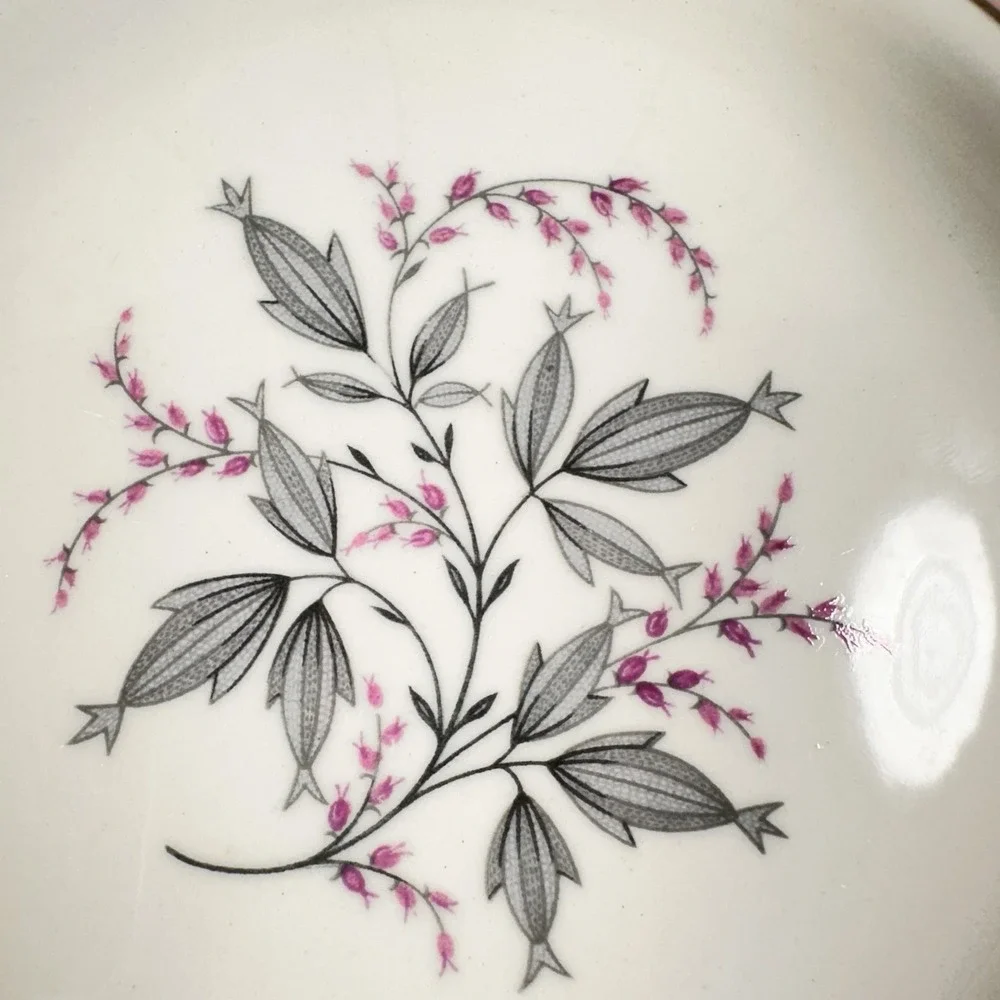 Homer Laughlin Barclay Cavelier Eggshell Pattern SALAD‎   Plate 7 Inch Pink